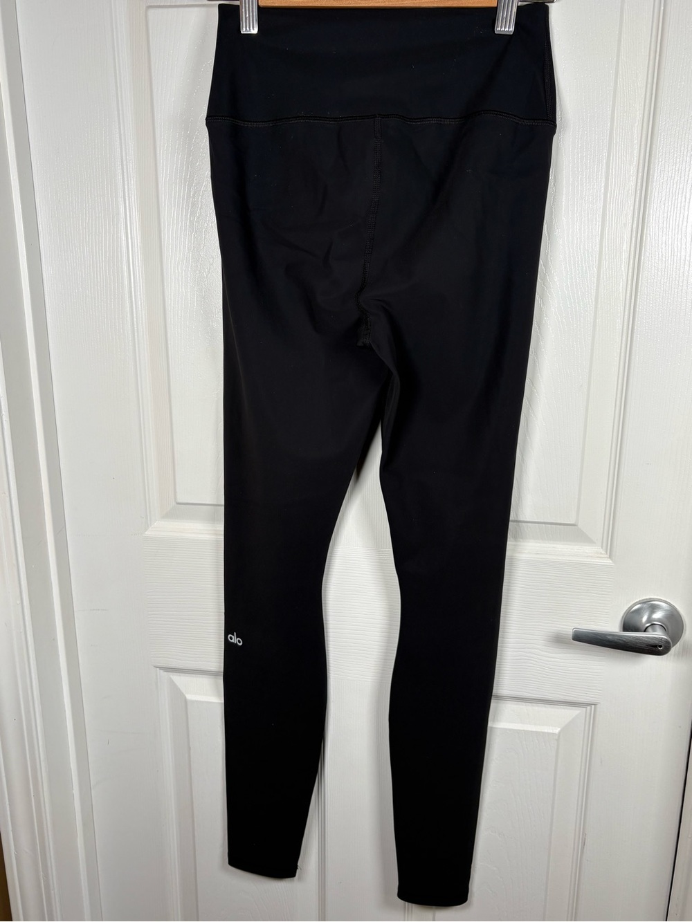 Alo Yoga High Waist Ripped Warrior
Leggings Black Size Medium A422 - Picture 3 of 15
